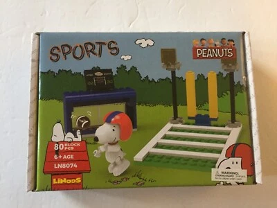 NEW Peanuts Sports Snoopy Football Building Set - 80 Pieces - Image 1 of 4