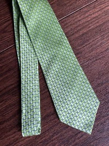 IZOD Makers & Merchants Silk Necktie Designer GREEN Jacquard St Patrick’s Day - Picture 1 of 5