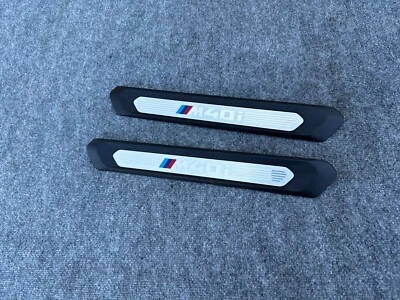 КОМПЛЕКТ НАКЛАДОК НА ПОРОГИ ДВЕРЕЙ M40 8089579 BMW X4 X3 G02 G01 (2018-2023) от оригинального производителя - Изображение 1 из 4