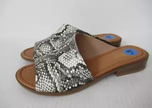 6.5 New Catherine Malandrino 3268 Black White Snake Print Slip On Shoes Flats - Picture 1 of 8
