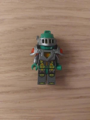 LEGO NEXO KNIGHTS Aaron Fox - Flat Silver Visor and Armor Figur nex035 - Bild 1 von 4