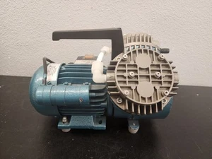 KNF Neuberger UN035.1.2 TTP Laboport Diaphragm Vacuum Pump Twin Head Tested READ - Picture 1 of 18