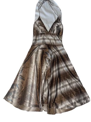 Vestido recto satinado cuello en V 15 A.P.N.Y cremallera rayas  Foto 1 de 3