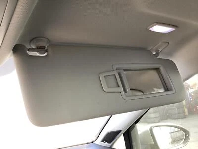 Used Right Sun Visor fits: 2015 Volkswagen Golf Htbk illuminated R. Right Grade Foto 1 de 4