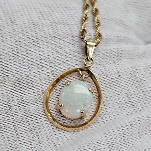 Collana classica vintage in oro giallo 14 kt con ciondolo opale infuocato 18" - Foto 1 di 20