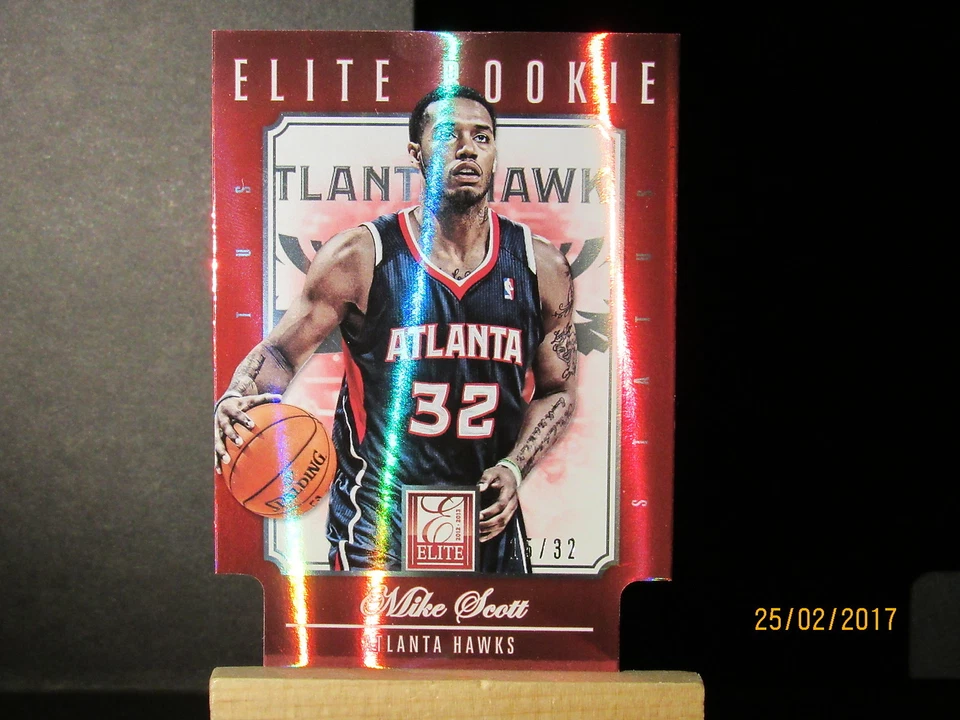 2012-13 Elite Status #294 Mike Scott/32 SN 15/32 - Image 1 of 1