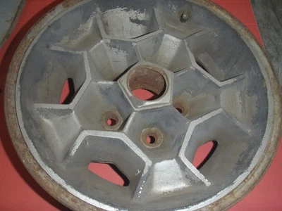 70 71 72 73 74 75 76 Pontiac 1970 1971 1972 1973 1974 1975 1976 rueda panal miel Foto 1 de 4