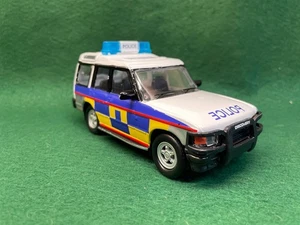 LAND ROVER DISCOVERY POLICE PATROL 4X4 1:36 NO 61054 55 - Picture 1 of 10