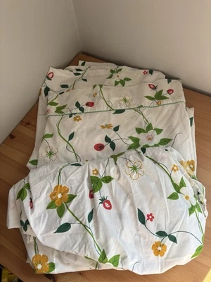 VINTAGE UTICA STRAWBERRY PATCH GREEN RED FLORAL TWIN FLAT SHEET 66 X 92 & FITTED - Image 1 of 3