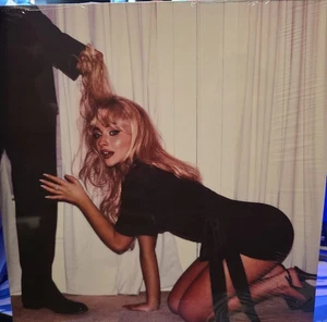 Sabrina Carpenter - SIGNED Man’s Best Friend Light Blue Vinyl LP - SEALED - Picture 1 of 3