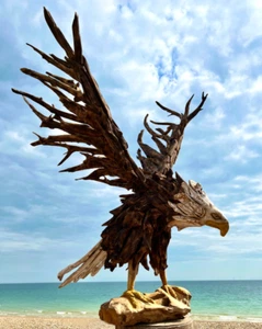 DRIFTWOOD WOODEN BALD EAGLE LIFE SIZE GARDEN SCULPTURE - Picture 1 of 2