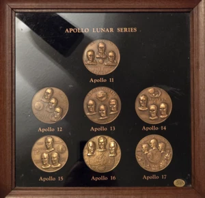Presidential Arts Medals The Apollo Lunar Series - IN REGAL WOODEN DISPLAY CASE! - Picture 1 of 8