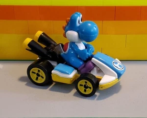 Hot Wheels Mario Kart Blue Yoshi - Picture 1 of 3