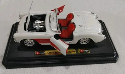 Chevrolet Burago 1957 Corvette blanco/rojo - escala diecast 1/24 hecho en Italia Foto 1 de 4