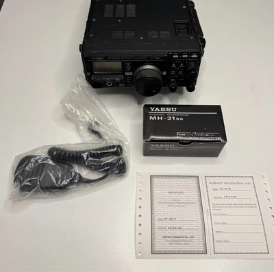 Yaesu FT-897D Allmode-Transceiver KW/50/2/70 Amateurfunk Funkgerät mit Mikrofon - Bild 1 von 4