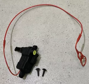 Audi A3 S3 8V Fuel Flap Cover Release Motor 8V0862153B Gas Cap A1 Q3 A4 A5 A8 - Picture 1 of 7