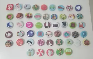 2012 JC Penney Weihnachten Promo Pins/Buttons (komplettes 50-teiliges Set) - Bild 1 von 5