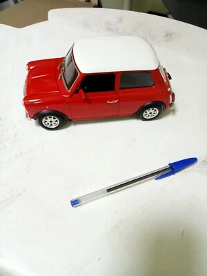 Bburago Mini Cooper scala 1/16 - Immagine 1 di 4