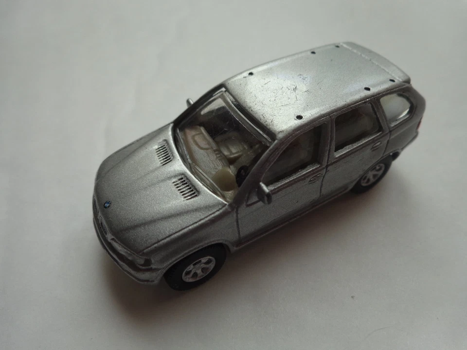 1/72 CARARAMA CLASSIC - BMW X5 ARGENTO MODELLO DIECAST - Immagine 1 di 1