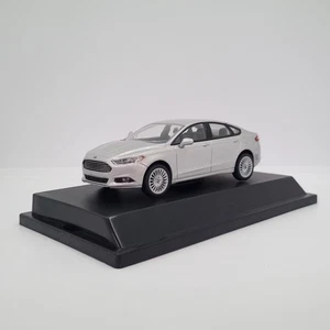 GREENLIGHT 1:43 2013 FORD FUSION BERLINA ARGENTO - Foto 1 di 17