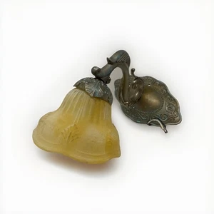 Aplique de pared eléctrico antiguo vintage de aluminio fundido y globo - Imagen 1 de 8