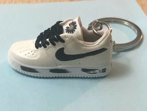 Nuevo Mini 3D AIR FORCE 1 Zapatillas Llavero Pintado a Mano. Blanco con ACC negro - Imagen 1 de 7