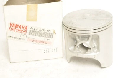 Pistón original Yamaha 2nd O/S +0,50 YZ465 1981 81 | 4V4-11636-00 Foto 1 de 2