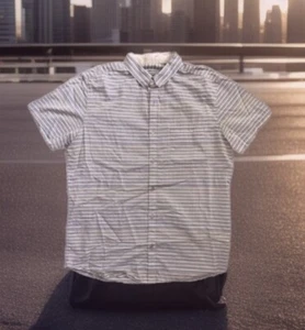 Mens DKNY Grey Striped Button Up Short Sleeve Shirt Size Large Blue White Stripe - Picture 1 of 5