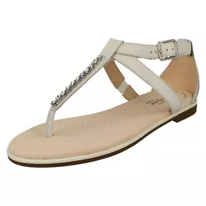 Venta Sandalias De Dama Clarks Con Hebilla De Dedo Poppy - Imagen 1 de 10