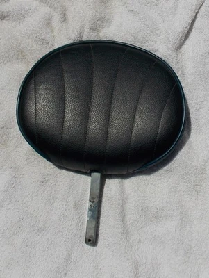 REPOSAPIÉS MARCA CORBIN BARRA SISSY para asiento de moto NEGRO con ribete fino azul Foto 1 de 4