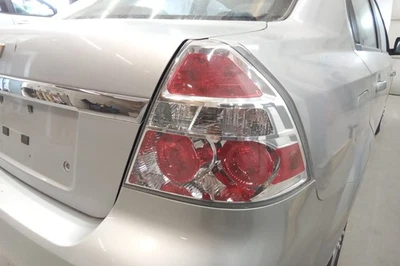 2007-2008 Chevrolet Aveo Passenger RH Tail Light Lamp OEM - Image 1 of 4