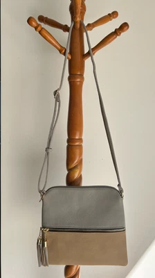 UNBRANDED GRAY & TAN CROSSBODY BAG  PURSE EXCELLENT CONDTION - Image 1 of 4