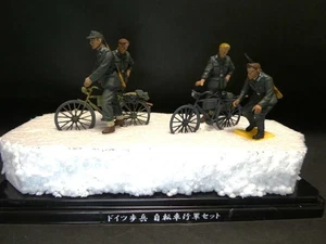 Built & Painted Tamiya 1/35 German Army Infantry Bicycle Set - Picture 1 of 12
