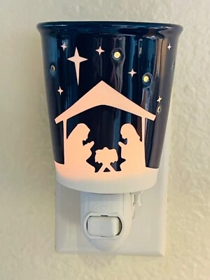 Scentsy Silent Night Mini Perfumado Cera Derretidor Luz Nocturna Belén Navidad Foto 1 de 4