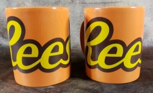 Lote de 2 tazas de café tazas de mantequilla de maní Reese's Pieces excelente estado - Imagen 1 de 6
