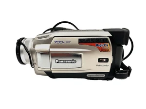 Panasonic PV-DV102D Mini DV Hybrid Camcorder - WORKS Includes Battery/Charger - Picture 1 of 7