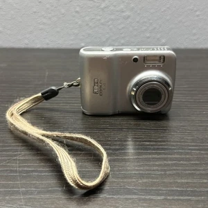 Nikon Coolpix L4 4.0MP Digital Camera Silver Digi Cam Compact Zoom Tested - Picture 1 of 13