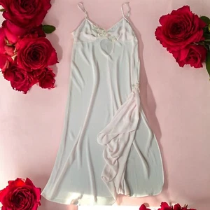Vintage zartes hellrosa transparentes langes Nachthemd Seitenkleid mit Schlitz große Pailletten Blume - Bild 1 von 12