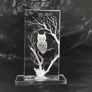 Eule auf einem Baum Lucite Figur - Bild 1 von 8