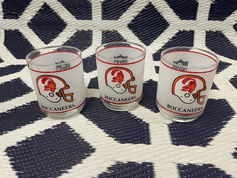3 Tampa Bay Buccaneers NFL Vtg Drinking Glasses 13oz Mobil Giveaway Collectible Cover