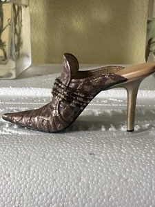 Just The Right Shoe ‘UPTOWN’ By Lorraine Vail (Raine) - 57-26010 - Picture 1 of 10