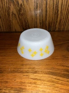 Vintage Federal Milk Glass Yellow Rare Atomic Stars Twinkle Diamonds 5" Bowl MCM - Picture 1 of 8