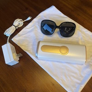 IPL Laser Hair Removal Handheld With Cooling Feature - Picture 1 of 11