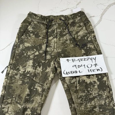 Pantalones de chándal para hombre Nike Tech polar camuflados talla M $125 HV5053-276 verde medio Foto 1 de 4