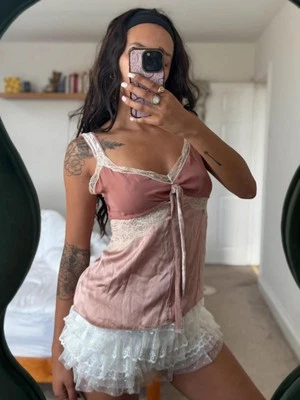 Top cami satinado vintage Y2k D&G con ribete de encaje Fairycore Foto 1 de 4