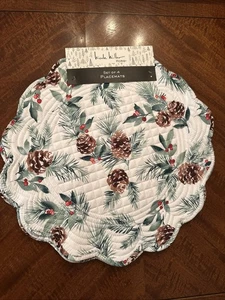 NICOLE MILLER MANTELES INDIVIDUALES DECORATIVOS PARA EL HOGAR PIÑAS REDONDAS Y TELA DE ACEBO ~ JUEGO DE 4 - Imagen 1 de 6