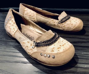 BKE Sole' Traction Beige Lace Faux Suede Ballet Flats w/Chains Embellishment~7.5 - Picture 1 of 14