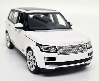 Rastar 1/24 - Land Rover Range Rover White Diecast Scale Model Car - Image 1 of 4