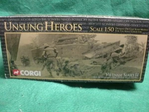 Camión Corgi, M35 A1 "Deuce-and a-Half" 2,5 toneladas, Vietnam, 1/50 - Imagen 1 de 3