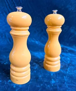 Peugeot France 9" Salt & Pepper Set Grinder Mill Lacquered Yellow Mustard Gold - Picture 1 of 9